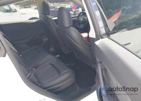 2025 Tesla Model Y Long Range Dual Motor All-Wheel Drive z USA, uszkodzony, nr VIN 7SAYGAEE4SF283972